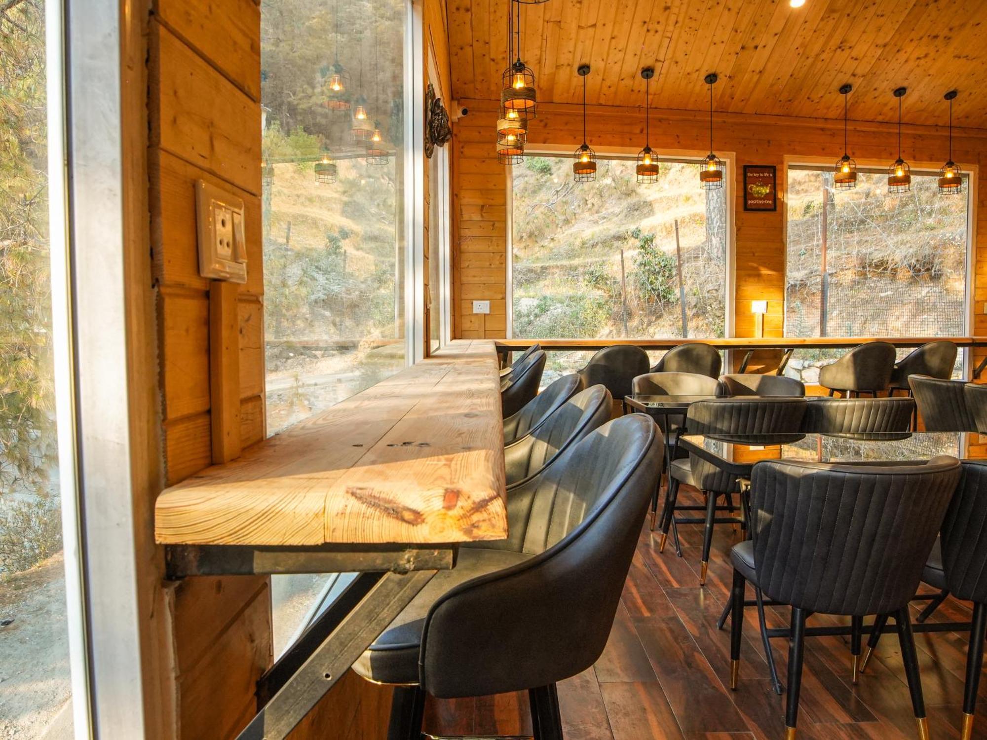Thehimalayanliving Whistling Pines Hotel Муктесвар Екстериор снимка