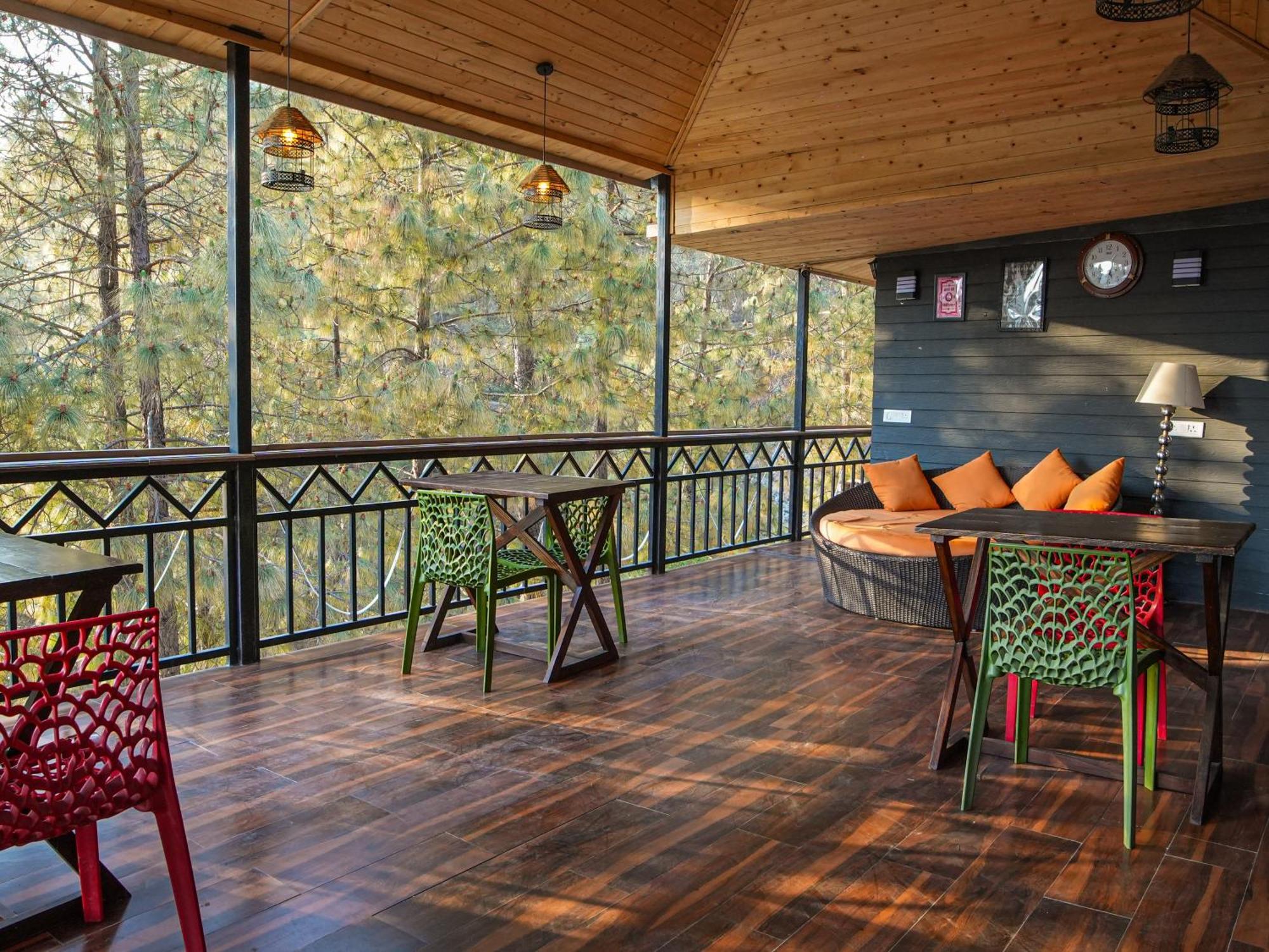 Thehimalayanliving Whistling Pines Hotel Муктесвар Екстериор снимка