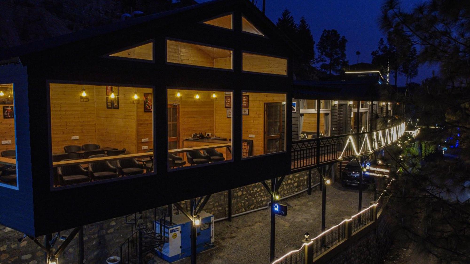 Thehimalayanliving Whistling Pines Hotel Муктесвар Екстериор снимка