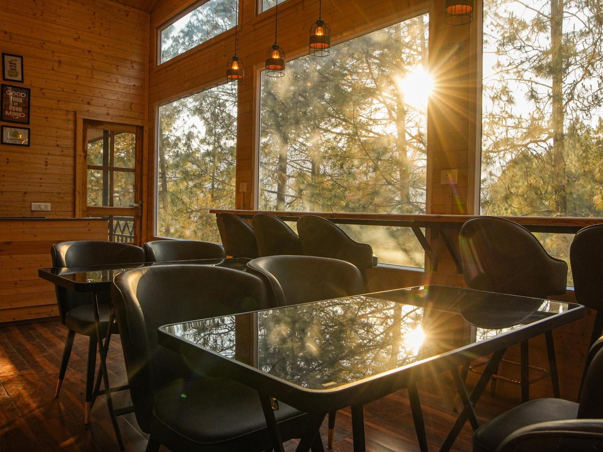 Thehimalayanliving Whistling Pines Hotel Муктесвар Екстериор снимка