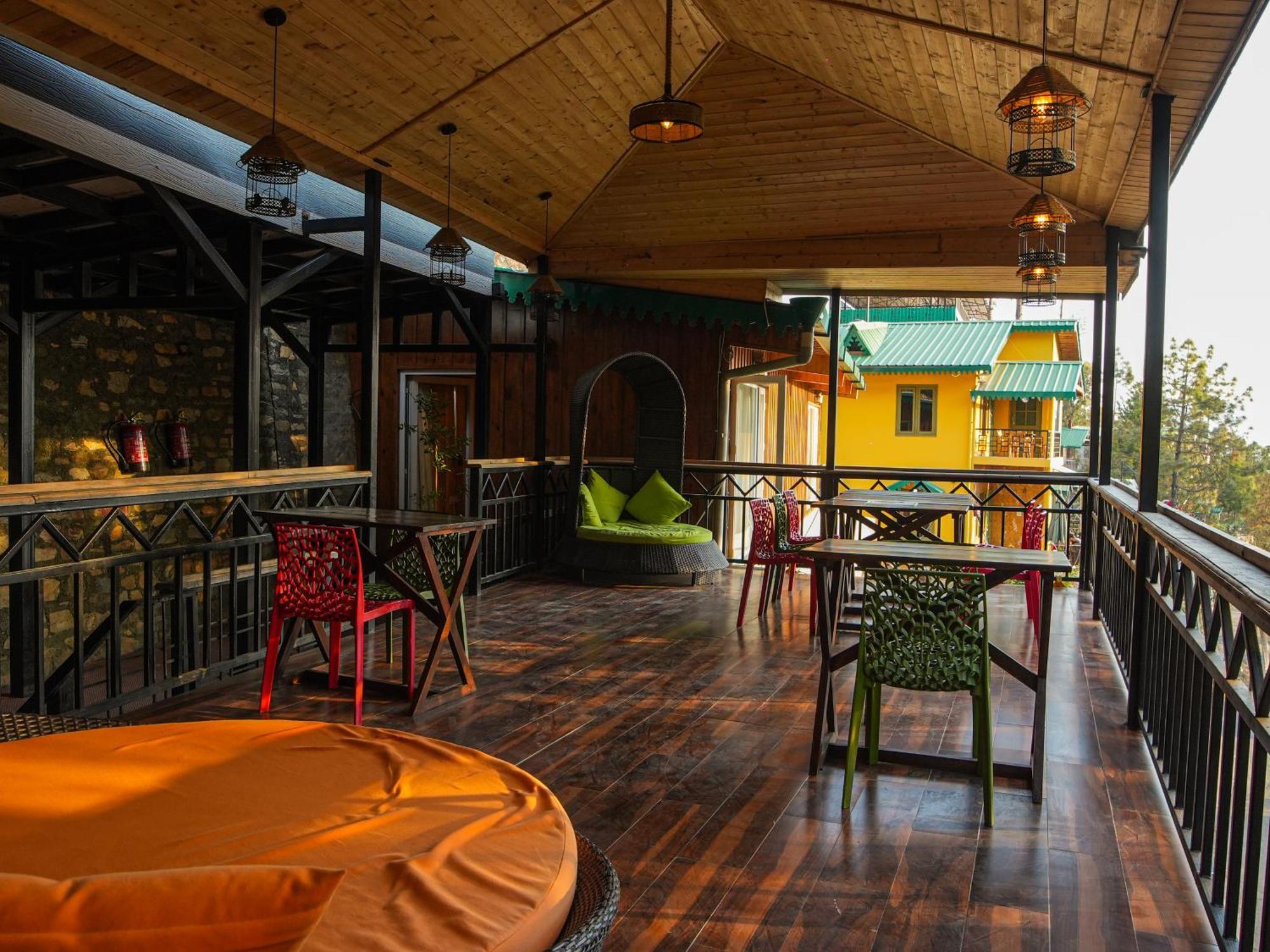 Thehimalayanliving Whistling Pines Hotel Муктесвар Екстериор снимка