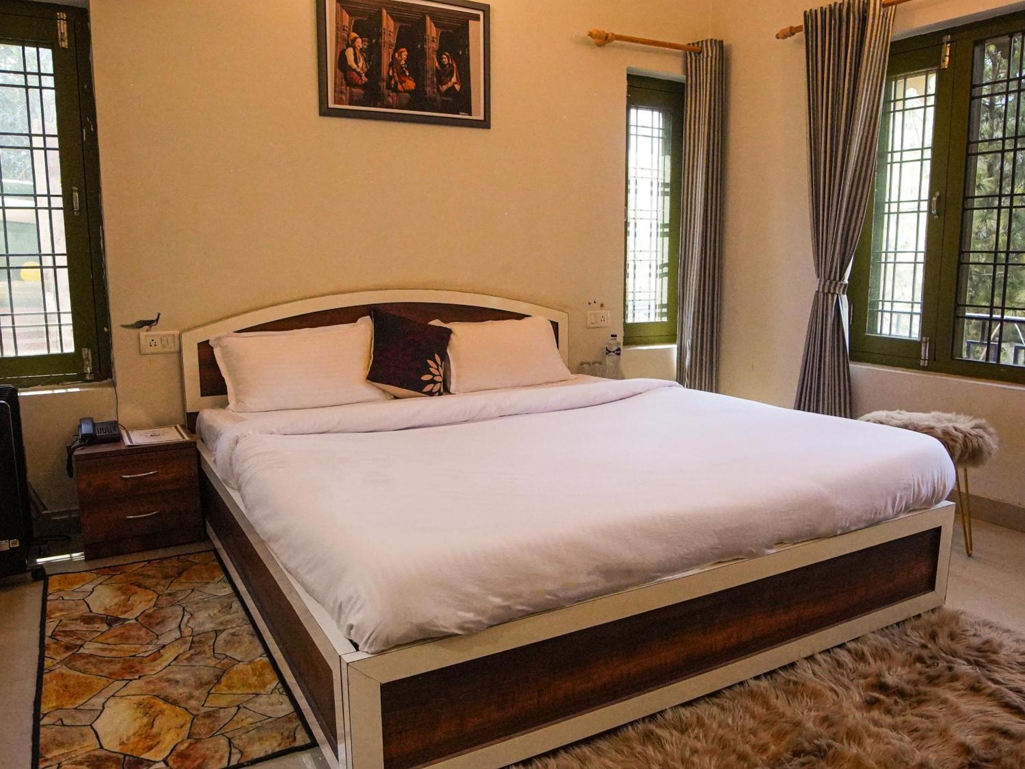 Thehimalayanliving Whistling Pines Hotel Муктесвар Екстериор снимка