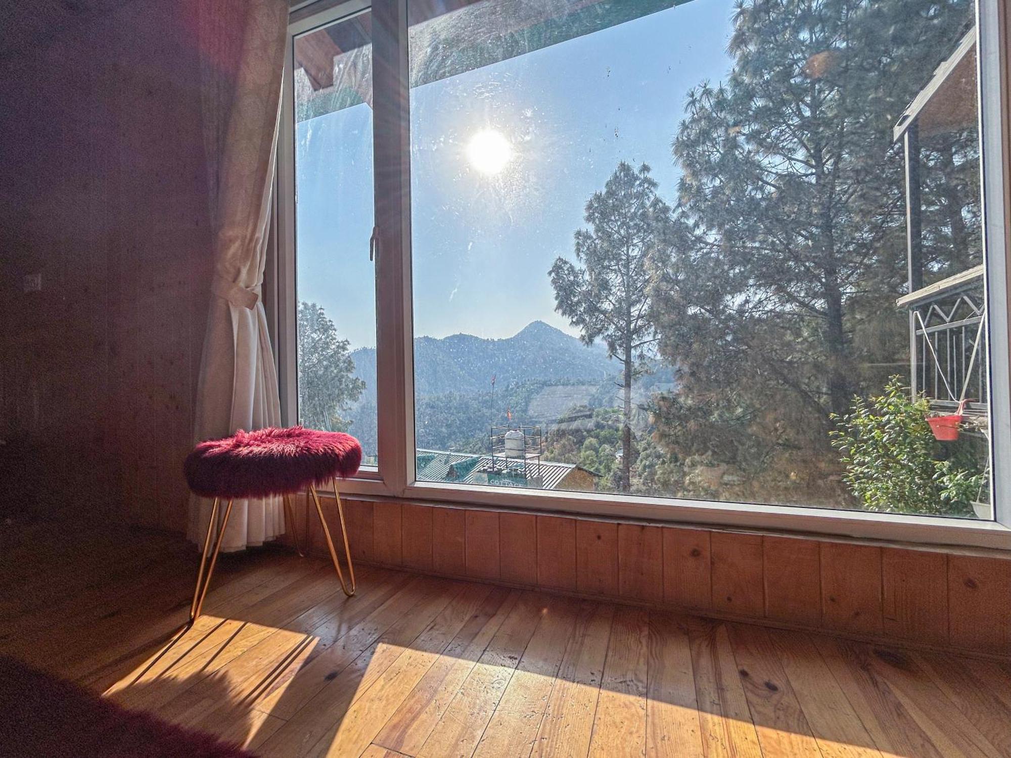 Thehimalayanliving Whistling Pines Hotel Муктесвар Екстериор снимка