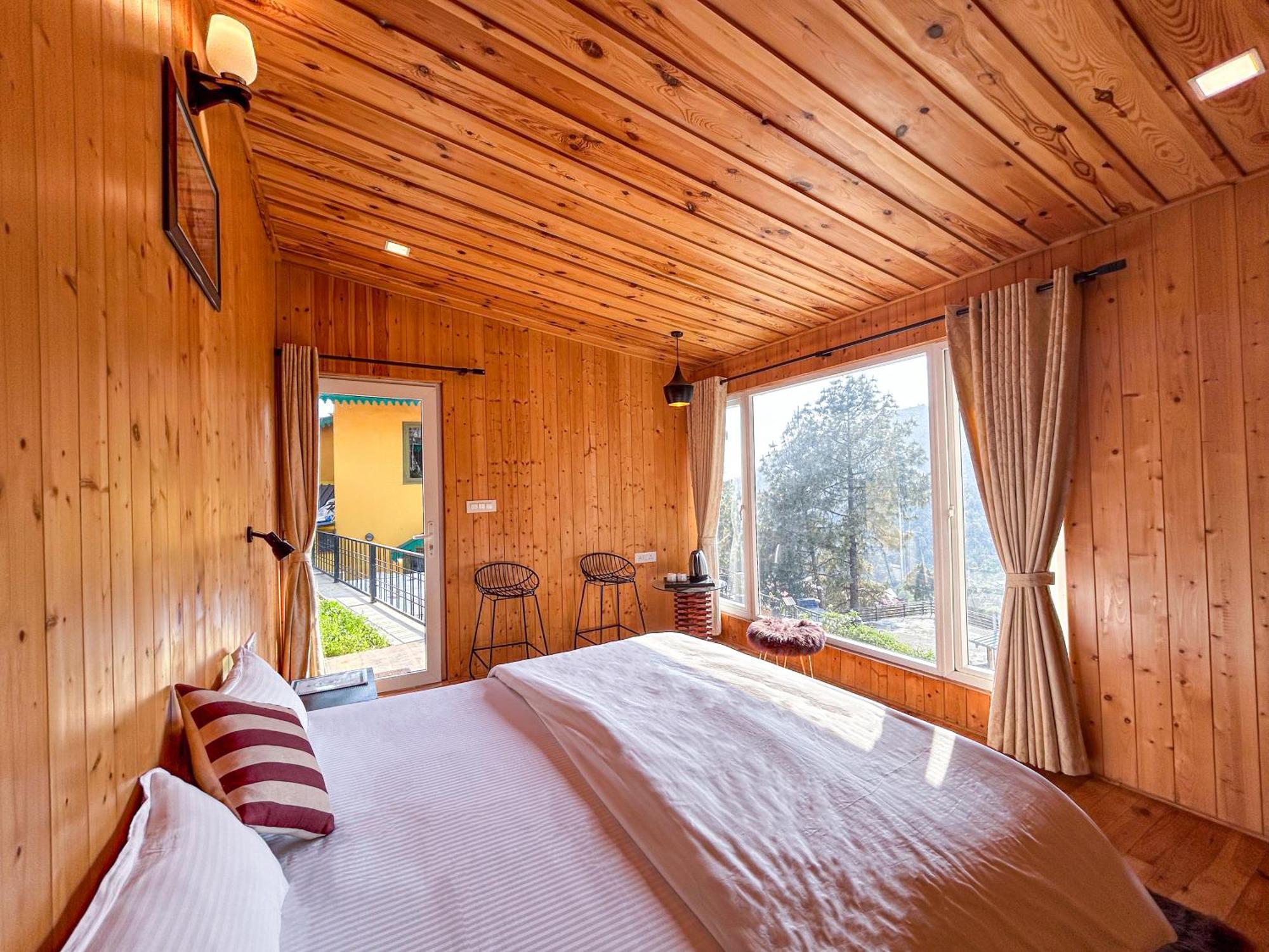 Thehimalayanliving Whistling Pines Hotel Муктесвар Екстериор снимка