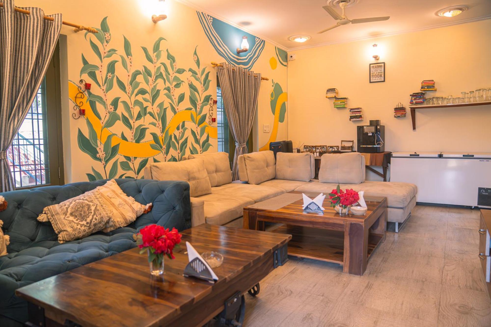Thehimalayanliving Whistling Pines Hotel Муктесвар Екстериор снимка