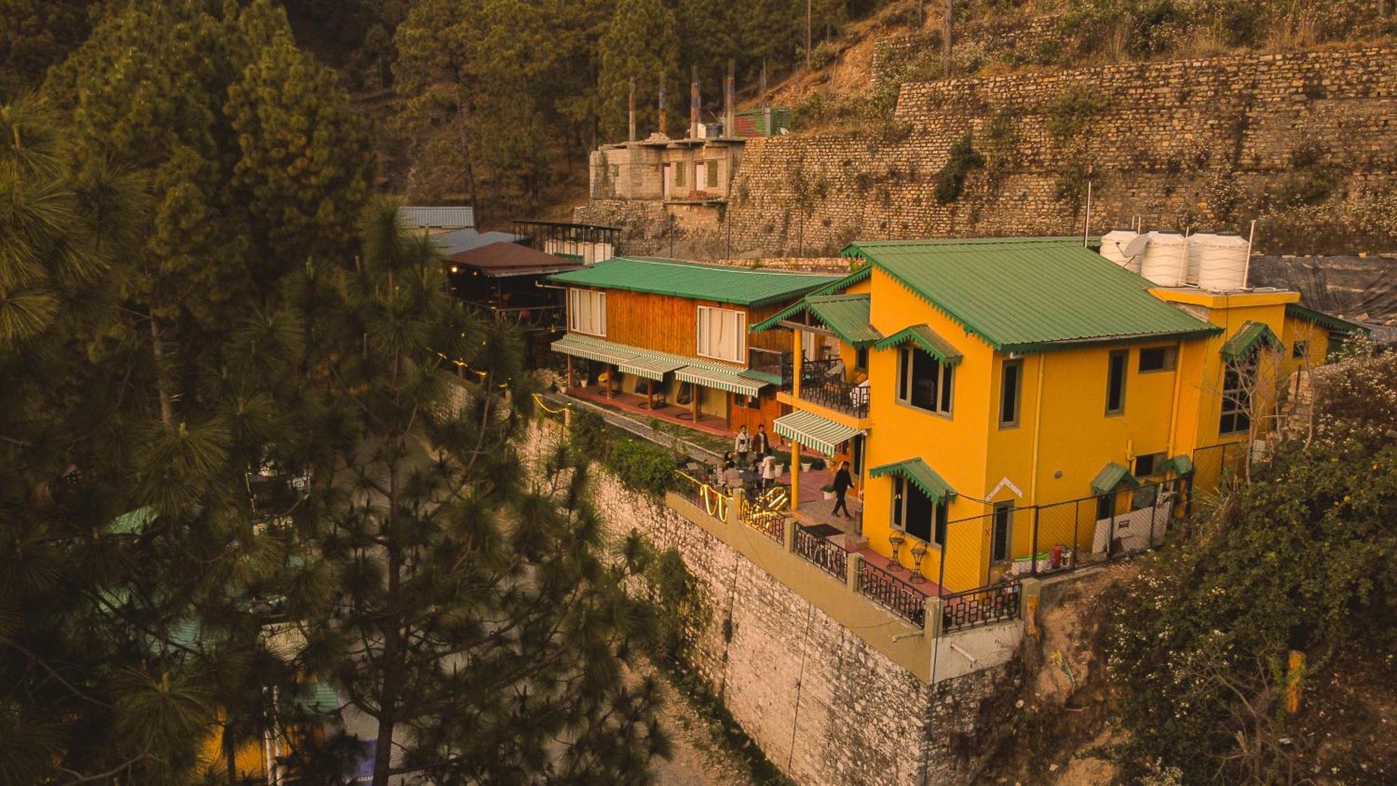 Thehimalayanliving Whistling Pines Hotel Муктесвар Екстериор снимка